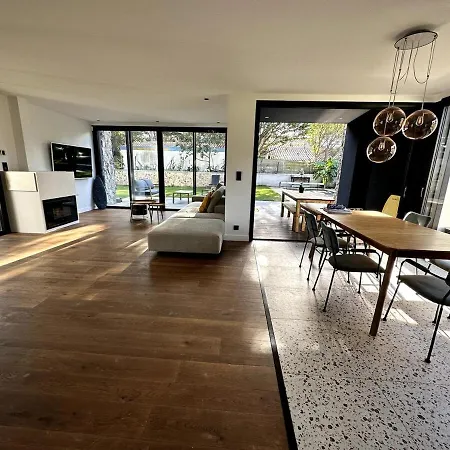 Villa Maison Bord De *
