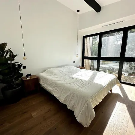 Maison Bord De